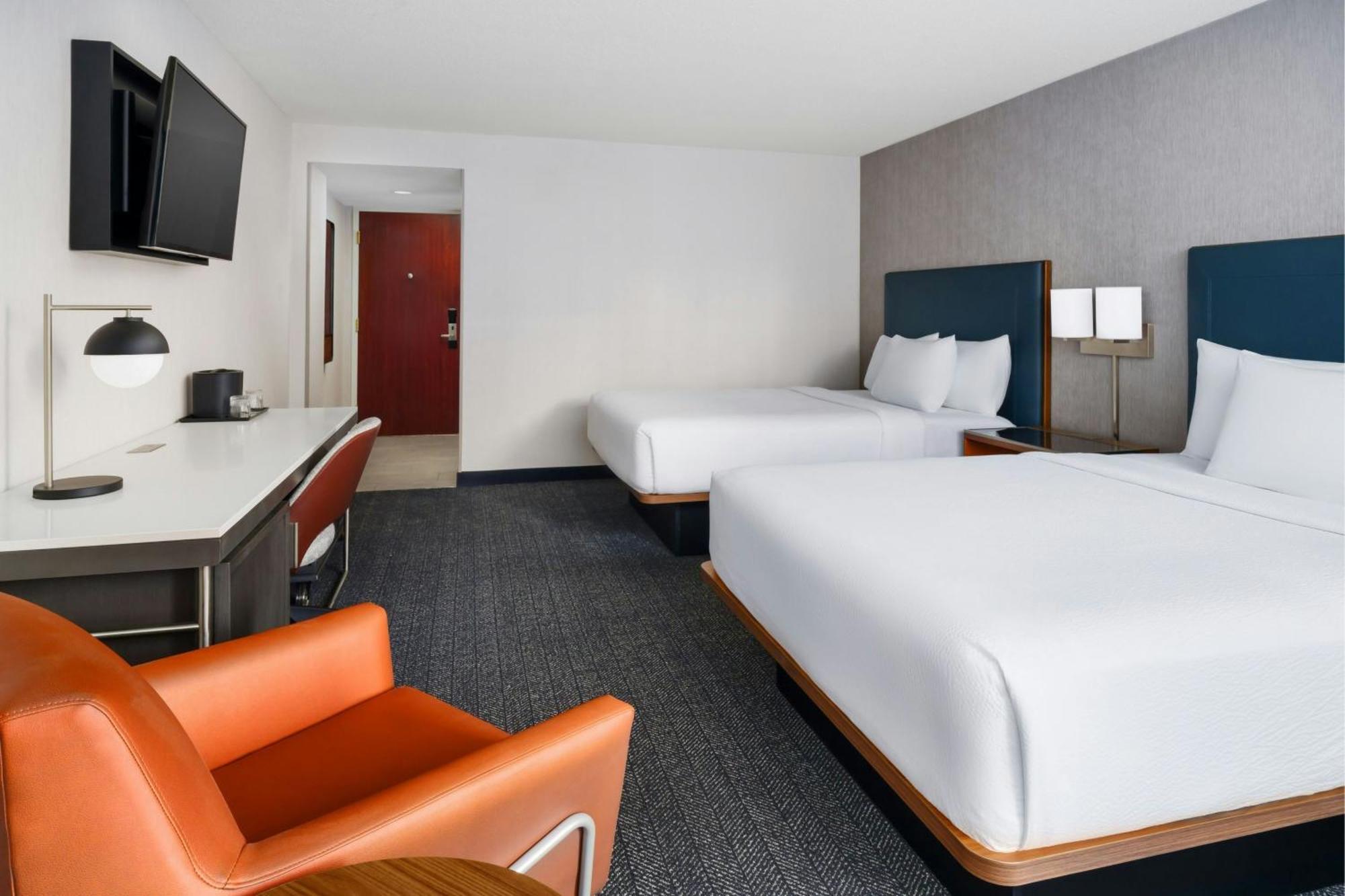 Courtyard By Marriott Atlanta Buckhead Hotel Exterior photo
