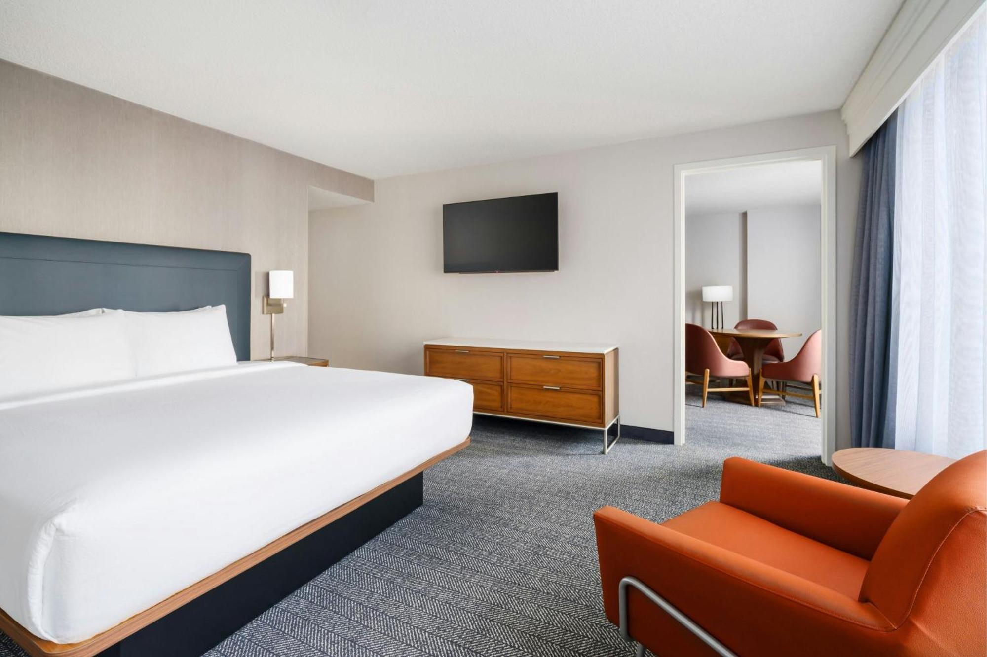 Courtyard By Marriott Atlanta Buckhead Hotel Exterior photo