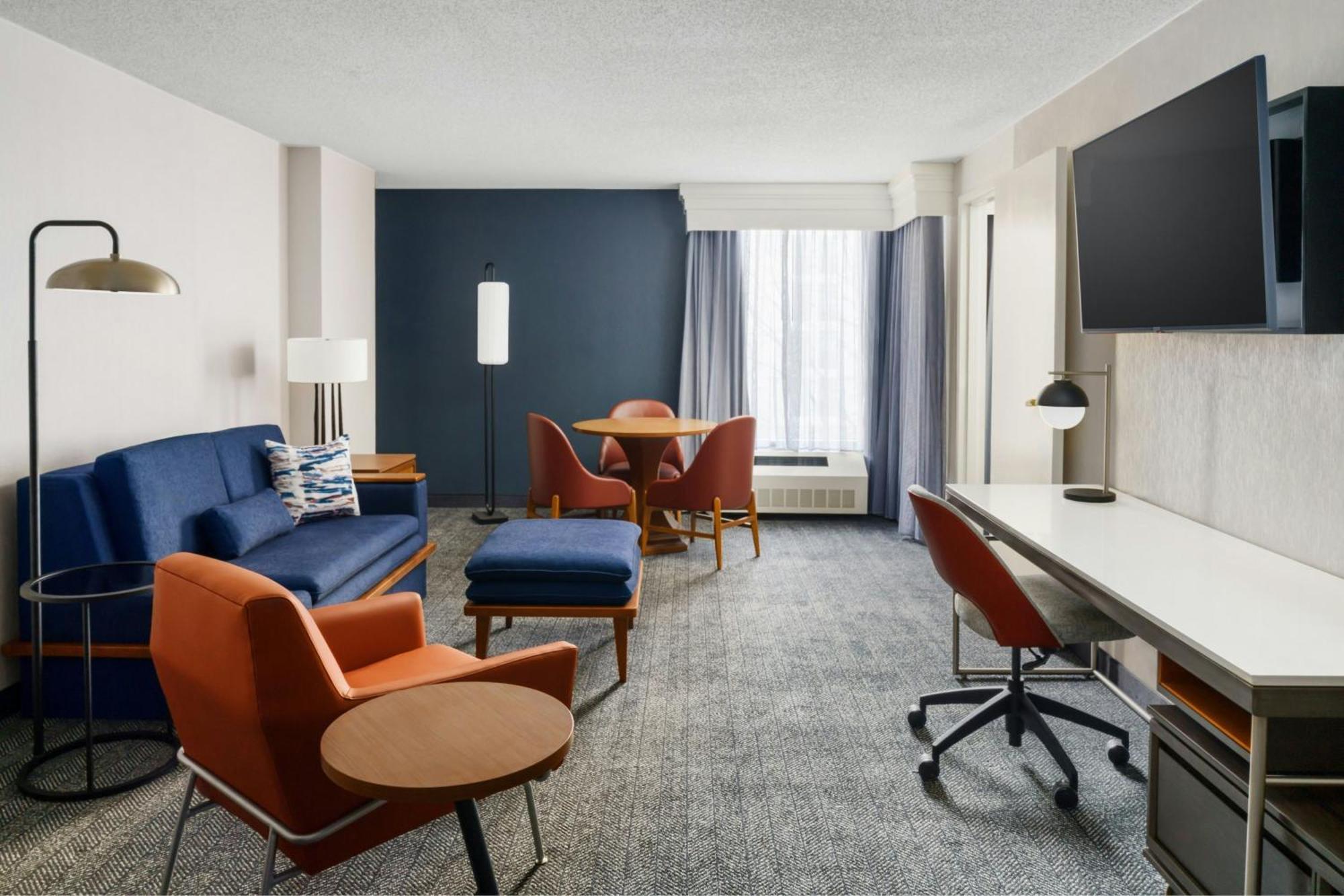 Courtyard By Marriott Atlanta Buckhead Hotel Exterior photo