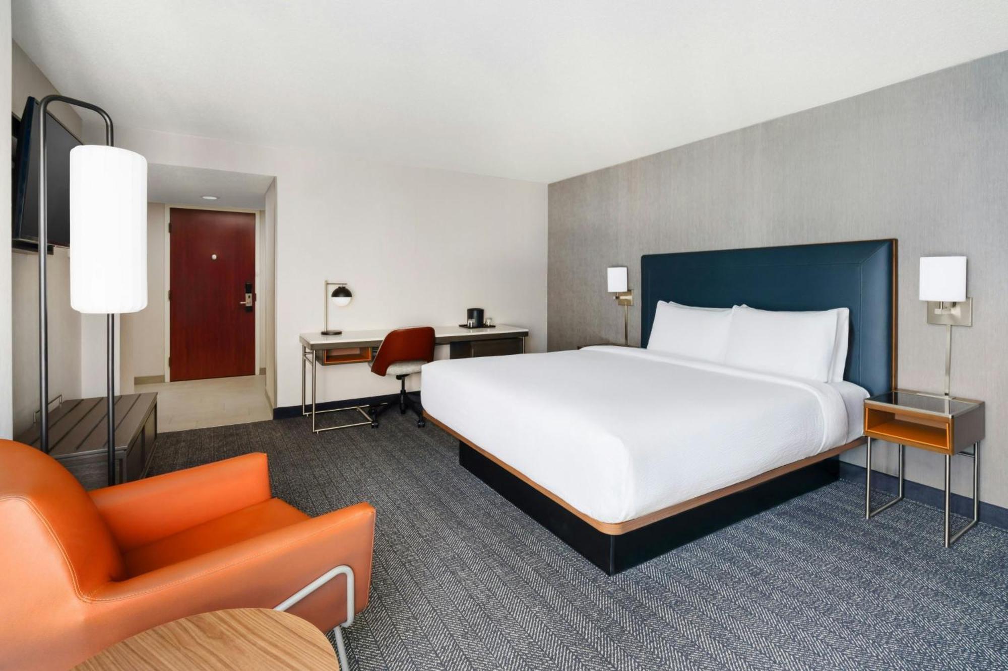 Courtyard By Marriott Atlanta Buckhead Hotel Exterior photo