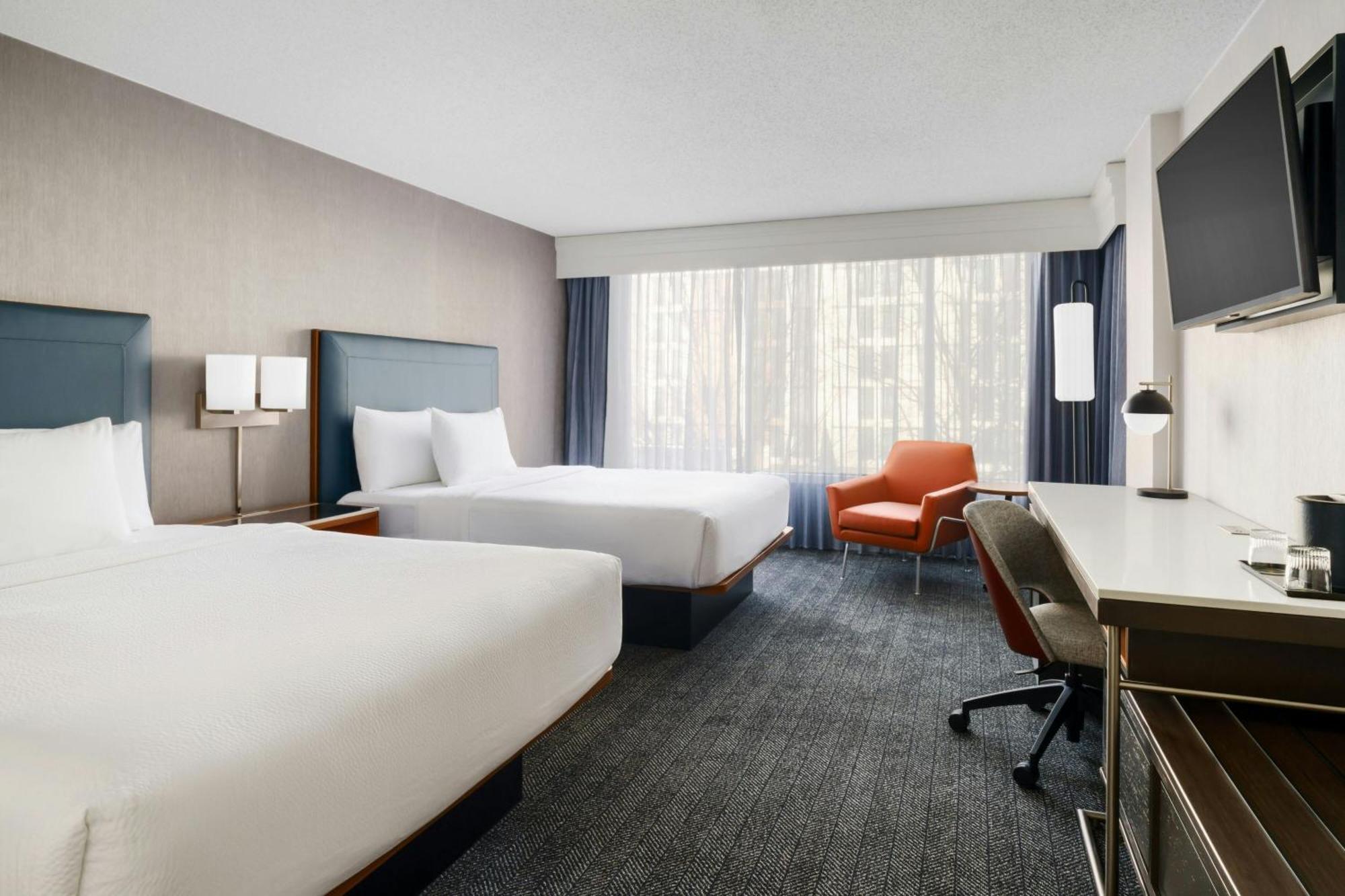 Courtyard By Marriott Atlanta Buckhead Hotel Exterior photo